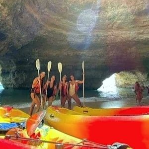 Double Kayak for rental - Rent a double kayak online hassle-free and collect it at Benagil beach. Explore the famous Benagil cave at your own pace, creating unforgettable memories on a personalized adventure.