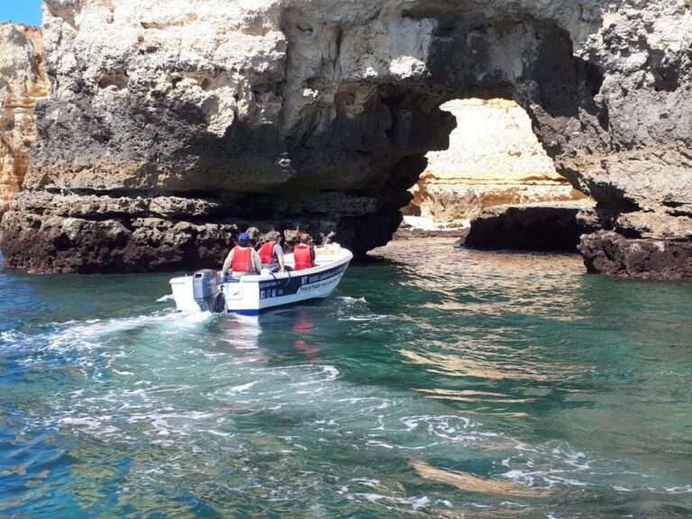 Boat Trip to the Ponta da Piedade - Join us and explore the famous Ponta da Piedade with its beautiful caves, beaches and ...