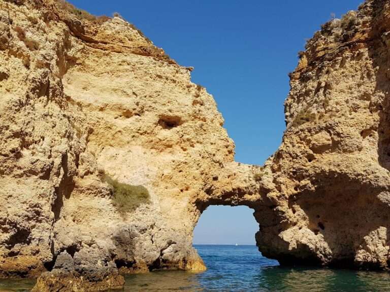 Boat Trip to the Ponta da Piedade - Join us and explore the famous Ponta da Piedade with its beautiful caves, beaches and ...