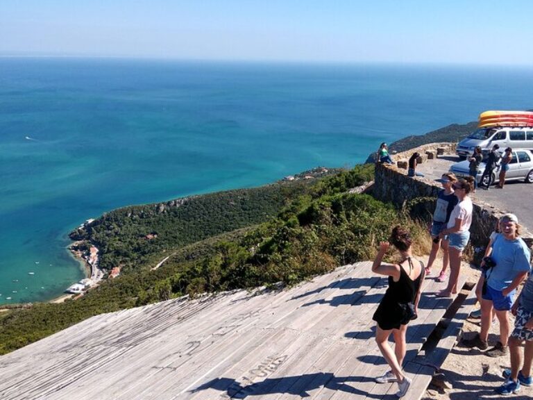 Kayak Adventure Arrábida - Get ready for a full day adventure to explore Arrábida Natural Park. We sail along an untouched...