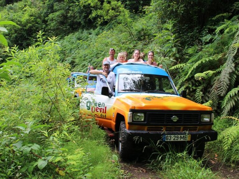 Explore the captivating landscapes of Northwest Madeira on an inspiring 4x4 excursion. Discover the stunning beauty of this island while embarking on an open-roof 4x4 adventure, immersing yourself in breathtaking scenery and unforgettable experiences.