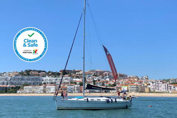 4 Hours Private Sailing Trip To Oeiras Beach