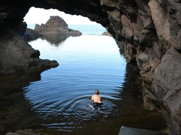 West volcanic pools & Unesco 4×4 Tour