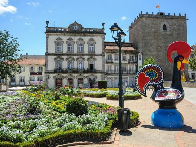 Barcelos: Half Day Private Tour From Porto - Embark on a captivating half-day private tour from Porto to the beautiful...