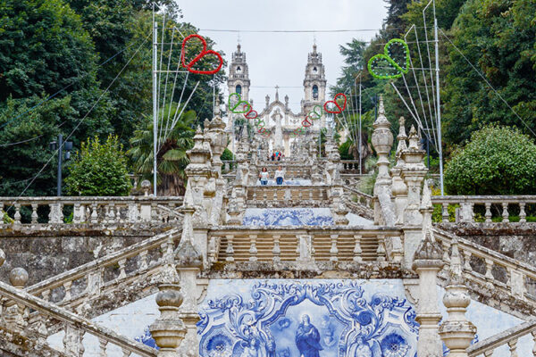 Located about 12 kilometers from the Douro River, Lamego's rich history dates back to the Visigoths in the 7th century. In the 18th century, it flourished, producing the renowned 