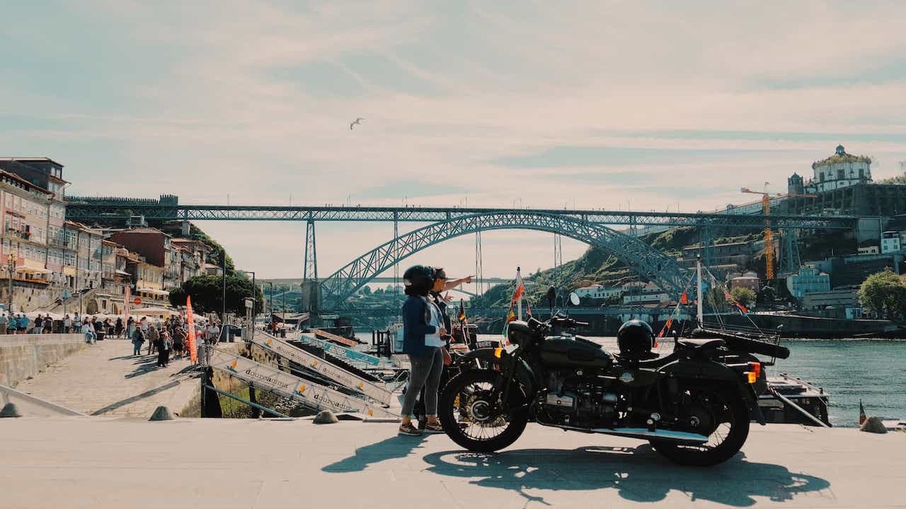 All Day Tour Porto By Sidecar: Your All Day Tour Porto begins with picking you up at your accommodations and start to explore the city. The rhythm is slow-paced with a lot of conversation, historical facts, curiosities and lots of stops for photos with great views.