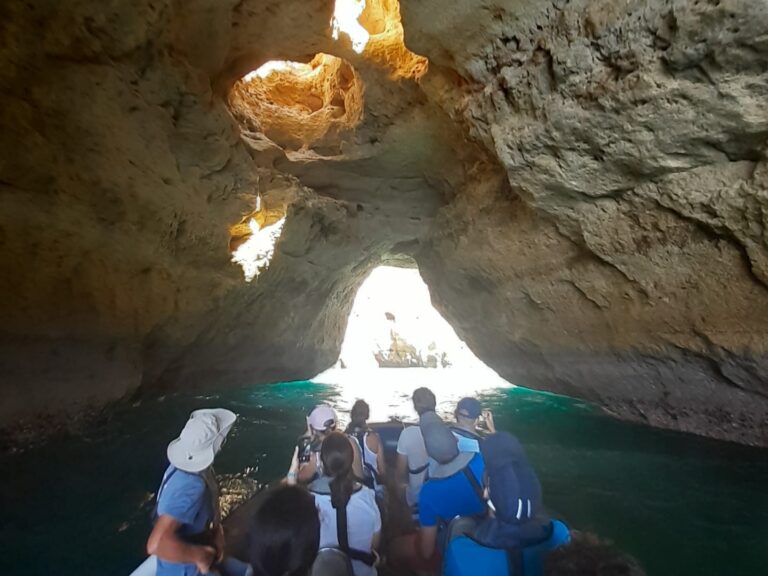 Early Morning Expedition To Benagil: Explore with our skilled staff the unique Benagil Cave together with the beautiful line coast that spreads between the city of Portimão and Benagil.