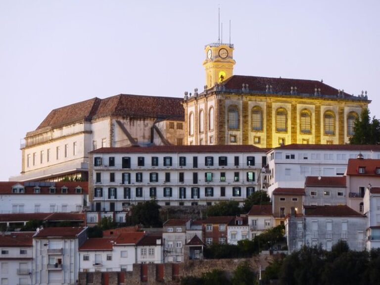 Full-day Fátima And Coimbra - Visit the religious center of Portugal – Fátima - where you can learn more about the phenomenon...
