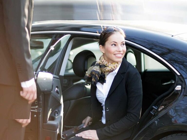 Porto Private Airport Arrival Transfer - Enjoy a comfortable transfer from Porto airport to the city. Avoid the stress of...
