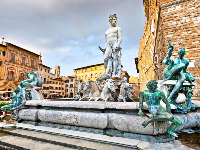 Accademia Guided Tour From Lucca