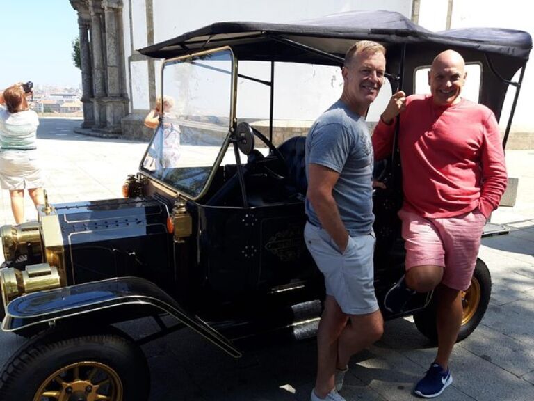 Rabelo Tour - Experience the charm of Porto in style with Rabelo Tour, where vintage model-T Ford cars await to transport you back to the enchanting 20th century.
