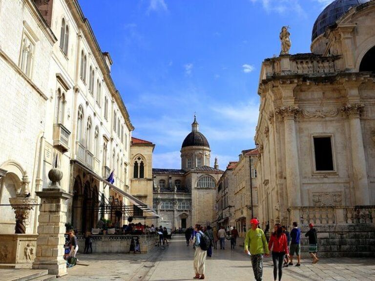 Historical Group Walking Tour In Dubrovnik
