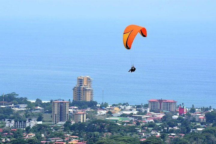 Paragliding Flight Las Terrazas 900 ft minimum guaranteed