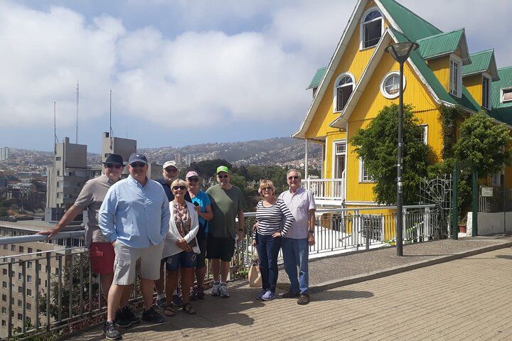 Valparaiso – Vina Del Mar And Casablanca Valley From Santiago - Full Day Tour