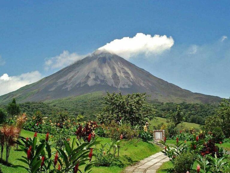Touring Costa Rica: Fly And Drive - 13 Days