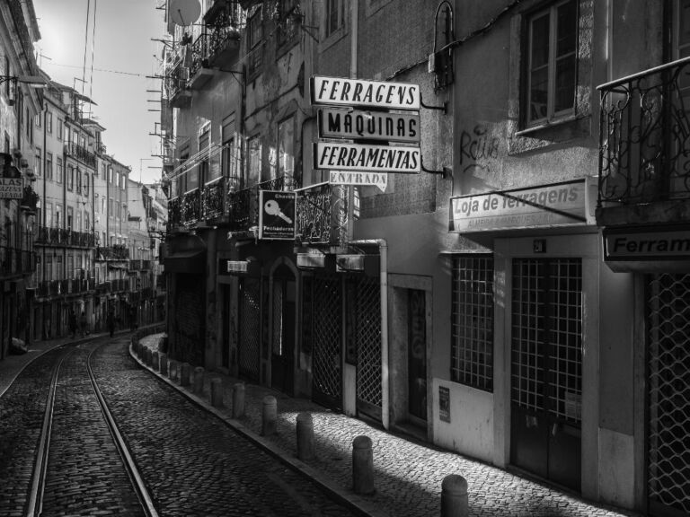 Private Tour - Discover Lisbon With A Photographer