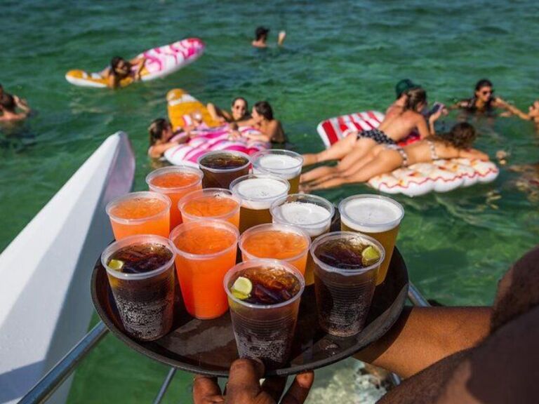 Party Boat / Fiesta En Catamaran En Punta Cana / Free Drinks