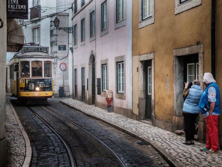 Private Discover Lisbon With A Photographer – Afternoon Edition