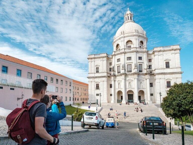 Lisbon Walking Tour With A Photographer – Morning Edition