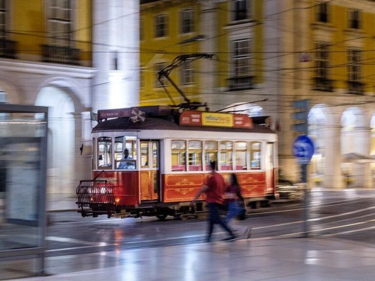 Private Tour - Night Photography Walk In Lisbon