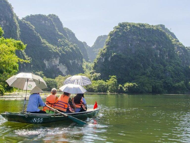 Bai Dinh - Trang An Day Trip With Buffet Lunch, boat Trip And Electric Car