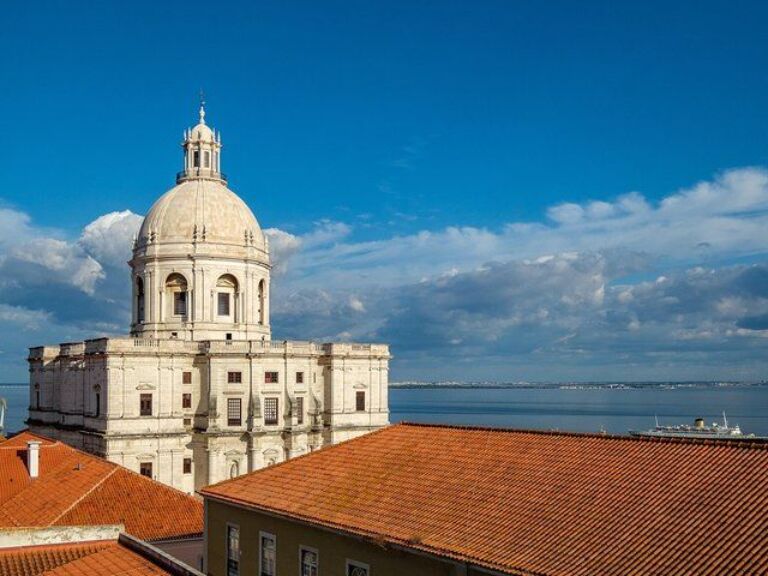 Lisbon Walking Tour With A Photographer – Morning Edition