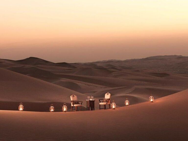 Romantic Dinner in the middle of Desert