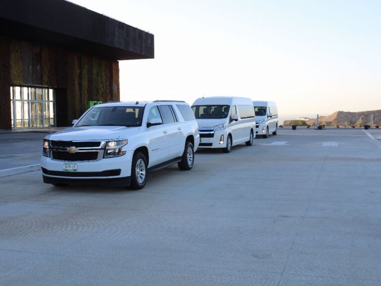 Los Cabos SUV: Private Roundtrip Airport Transfer