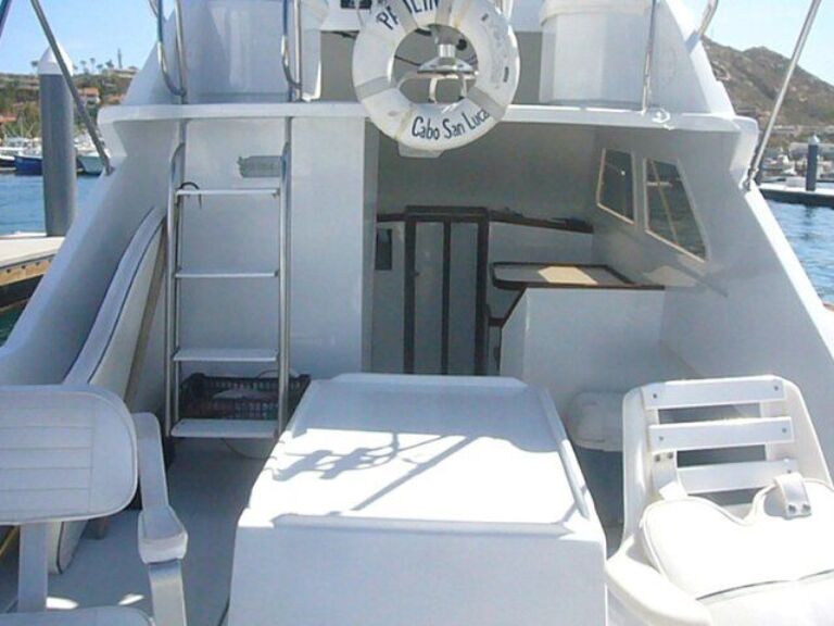 Private Pleasure Trip 31ft Boat 4 pax Capacity