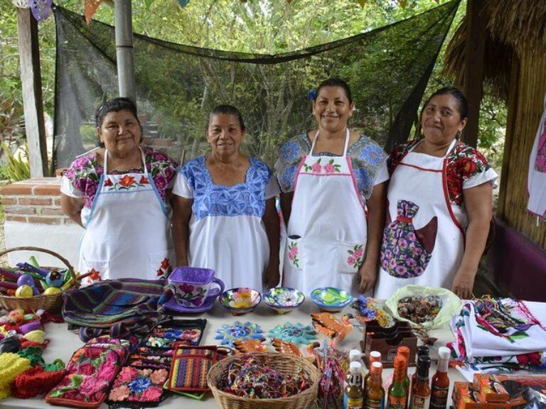 1 Day Chacchoben Mayan City and Traditional Mayan Family Visit Combo Tour