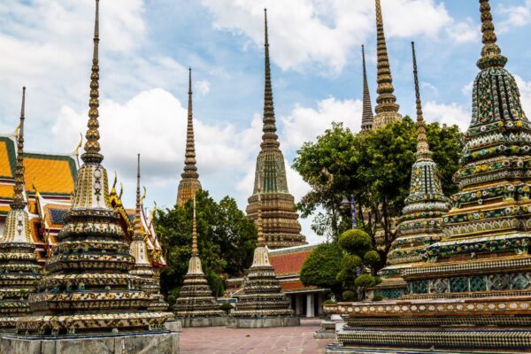 Wat Pho And Wat Arun Walking Tour with Professional Guide