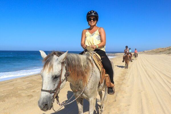 2 Hours Horseback Riding Adventure in Cabo