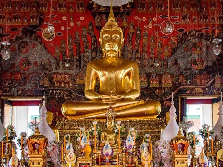Small-Group Bangkok Temples Tour at Wat Arun, Wat Phoa and Wat Saket