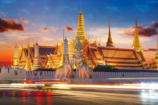 Bangkok Night Tour: Wat Arun, Wat Pho And Grand Palace – Small Group