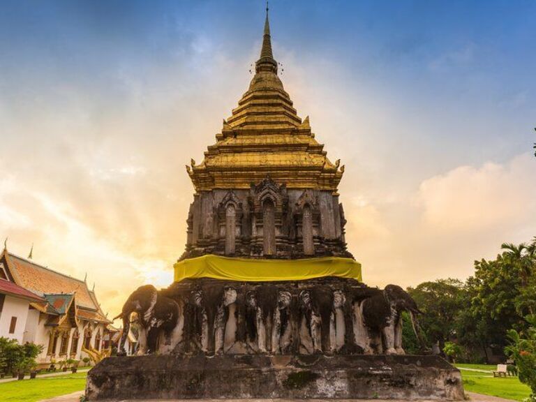 Chiang Mai Temples And City History Small Group Tour – Half Day. Journey through time as you immerse yourself in the spiritual and historical wonders of Chiang Mai, Thailand's northern jewel. On this curated half-day experience, uncover the tales behind four of Chiang Mai’s most revered temples, making it an essential pit stop for culture enthusiasts and history buffs alike.