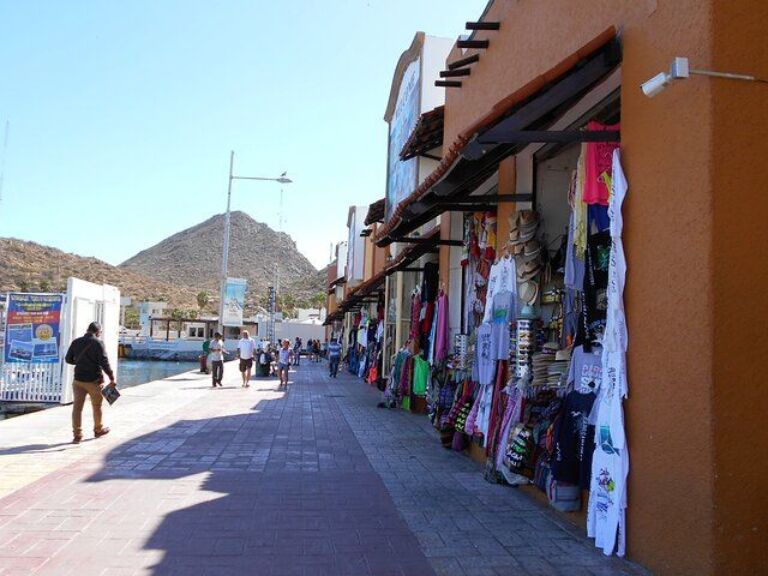 5-Hour Combo Tour: City Tour of Cabo San Lucas and Beach Day