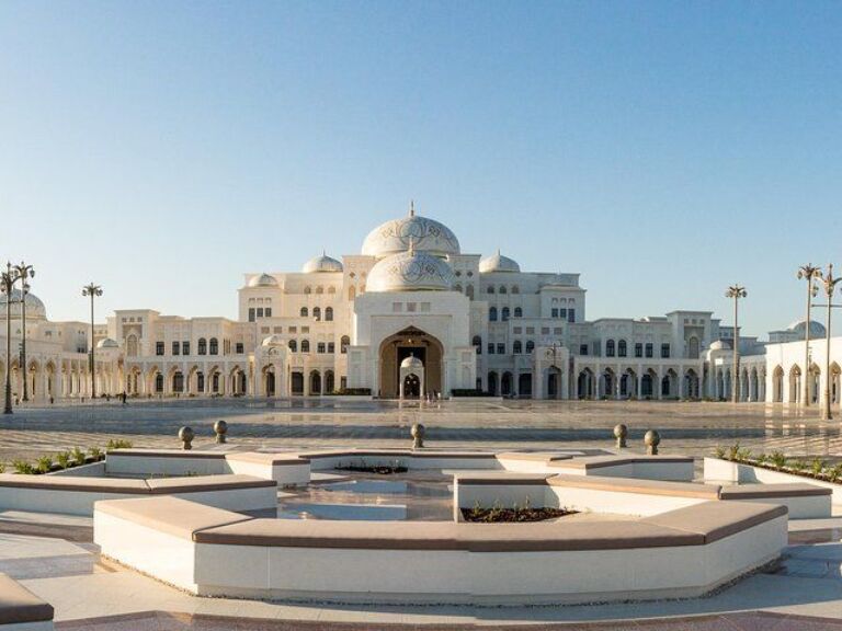 Private Abu Dhabi Half Day City Tour for 2 persons