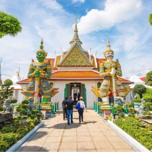 Small-Group Bangkok Temples Tour at Wat Arun, Wat Phoa and Wat Saket