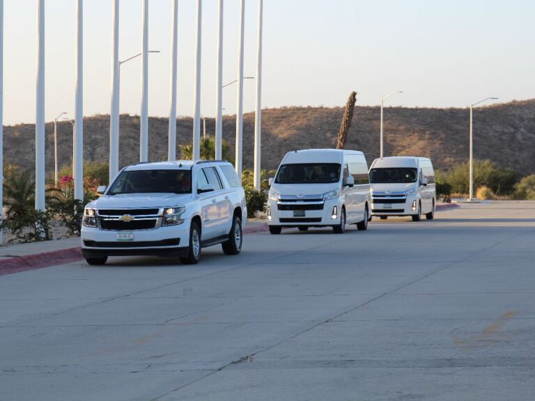 Los Cabos SUV: Private Roundtrip Airport Transfer