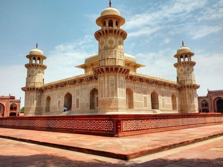 Private day trip to Taj Mahal Agra from Delhi