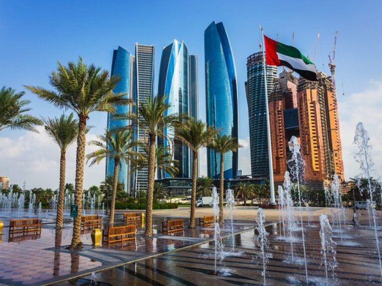 Abu Dhabi Airport Transfers : Abu Dhabi City to Airport AUH in Luxury Van
