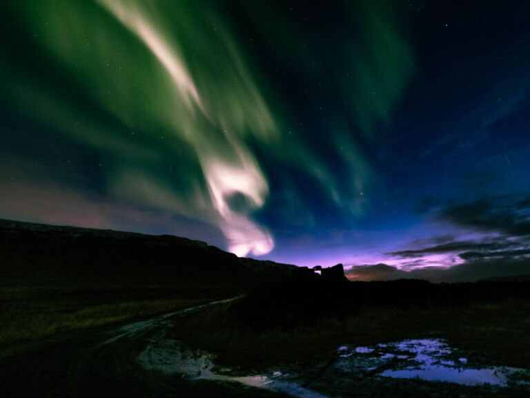 Magical Tour Private Northern Lights Hunt: If you come to Iceland in the wintertime, for sure, you will like to witness the Northern Lights. Maybe, with a volcanic eruption, the most beautiful thing that can be seen in nature. In Iceland, if you are lucky enough, you can do both!