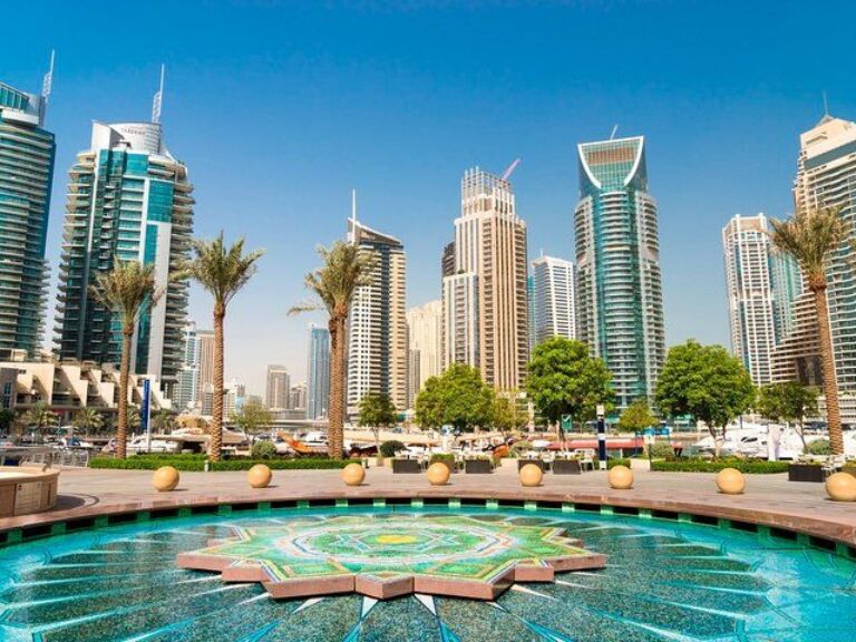 Abu Dhabi Airport Transfers: Dubai City to Abu Dhabi Airport AUH in Business Car