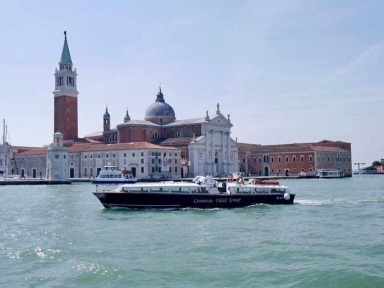 Walking Tour of Venice with Mini Cruise