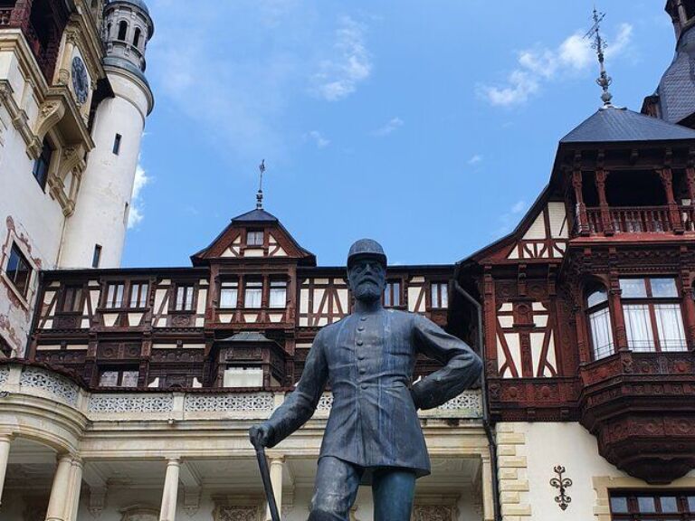 Executive Dracula Day Trip: If you are looking for a day of adventure to cut yourself off from the stress of everyday life, we have put together for you a one-day tour of the Bran Castle, followed by several other important sites worthy of your attention.