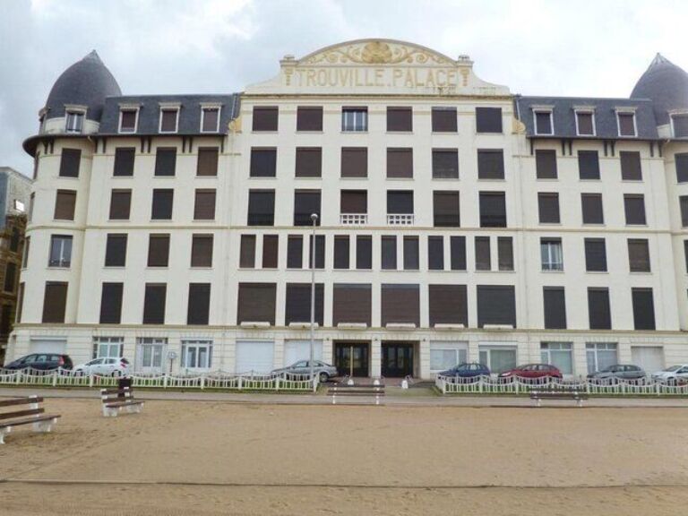 Private Van Tour of Cabourg - Trouville - Deauville from Paris