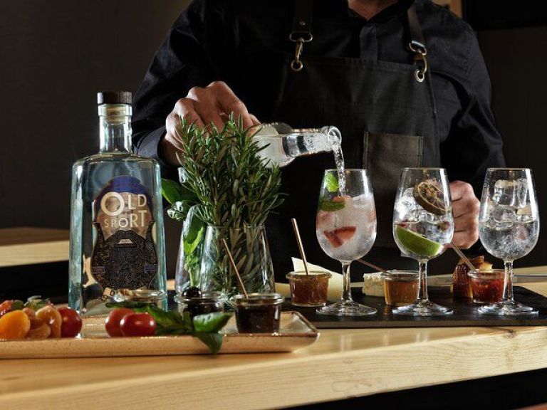 Gin tasting experience in Athens.