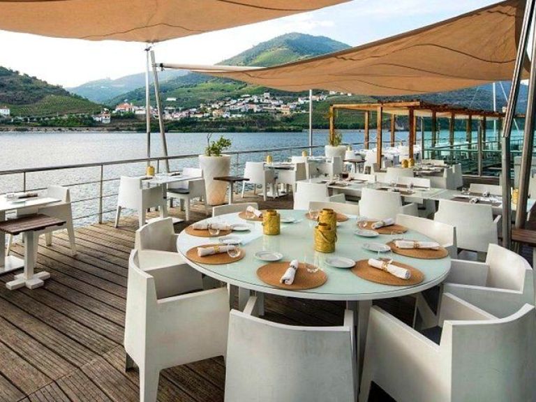 Douro Luxury - Douro Private Cruise with Premium Winery and Restaurant.