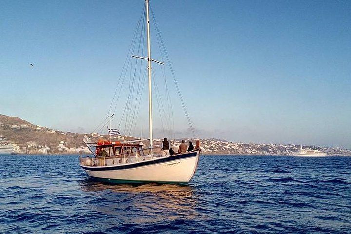 Private Cruise from Mykonos to Heraklia via Koufonisia & Schinousa.