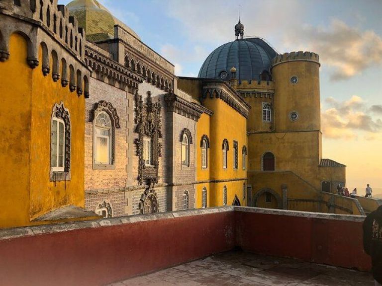 Sintra, Cabo da Roca and Cascais Day Trip from Lisbon. Embrace a day that will follow the steps of our monarchs in Sintra, we will go to some of the most beautiful palaces and you will have the true vision of what was like living in Sintra back in the 19th century.